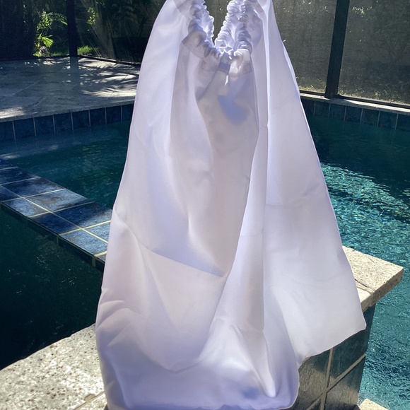 B. Makowsky Pebble Leather Bucket Crossbody - Picture 15 of 15